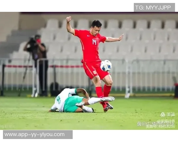 追忆绿茵岁月的足球伤感壁纸让每一位球迷心潮澎湃